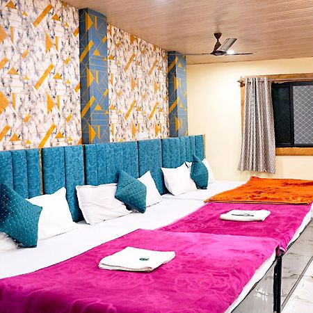 Hotel Mahalok Palace Удджайн Экстерьер фото