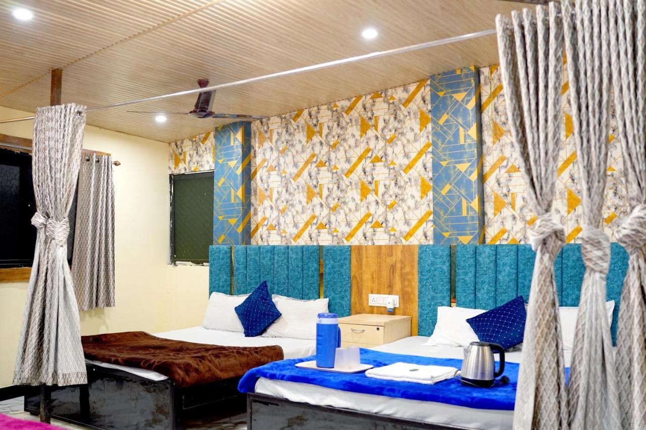 Hotel Mahalok Palace Удджайн Экстерьер фото